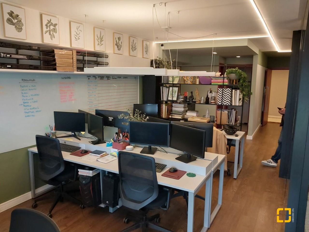 Sala com 63m², 2 garagens, no bairro Centro em Florianópolis