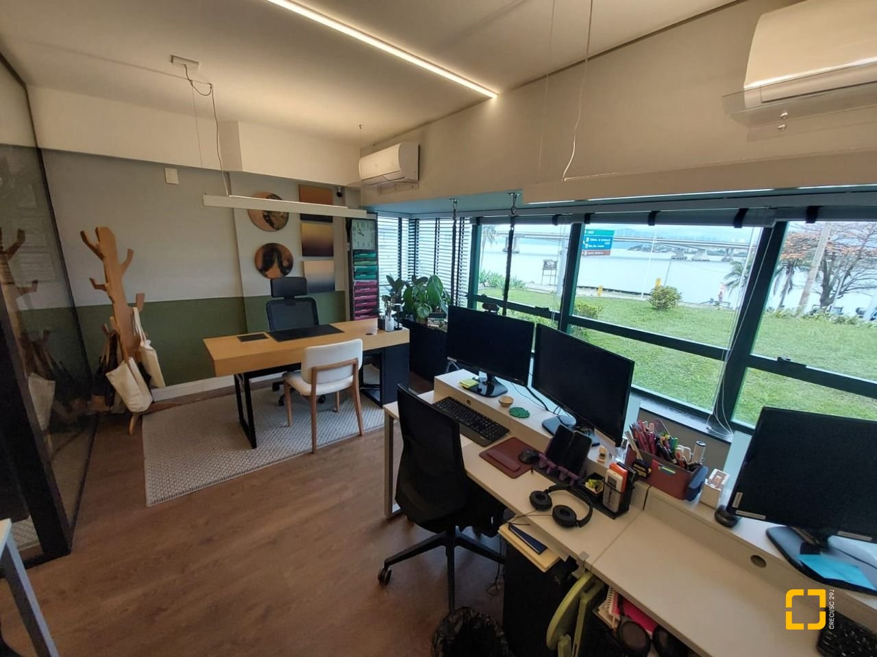 Sala com 63m², 2 garagens, no bairro Centro em Florianópolis