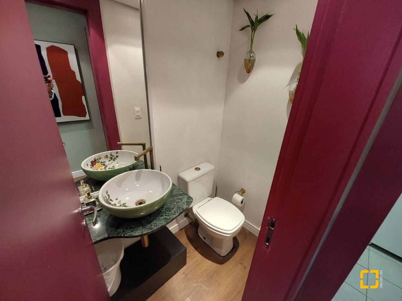 Sala com 63m², 2 garagens, no bairro Centro em Florianópolis