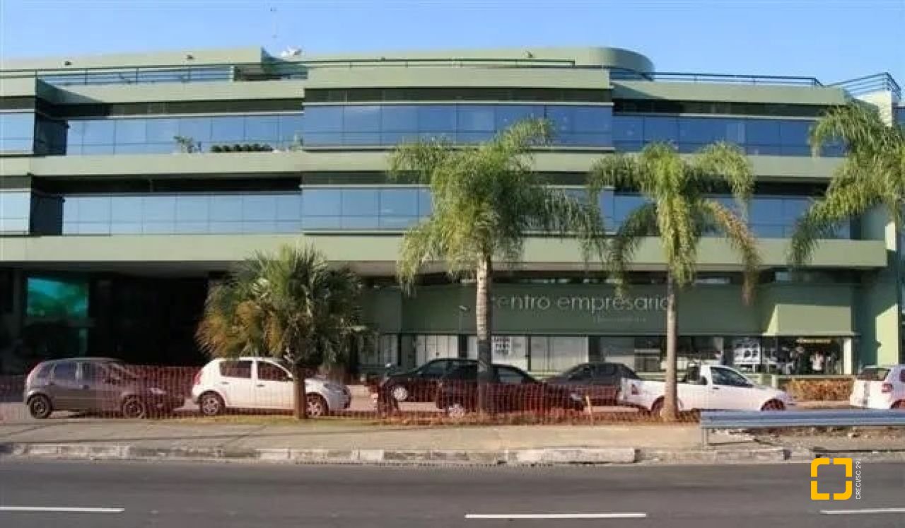 Sala com 63m², 2 garagens, no bairro Centro em Florianópolis