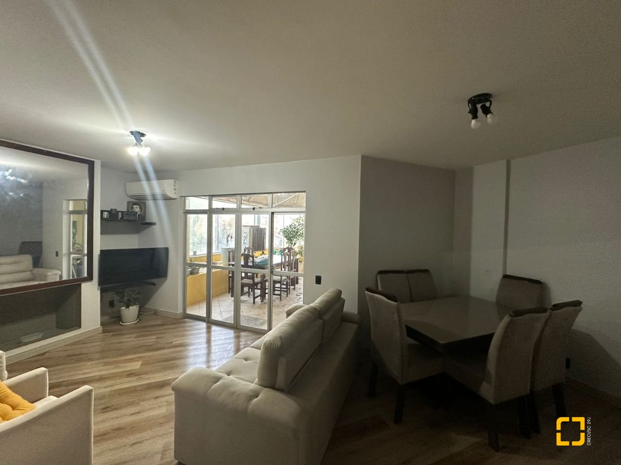 Cobertura com 183m², 4 quartos (sendo 1 suíte), 10 garagens, no bairro Capoeiras em Florianópolis