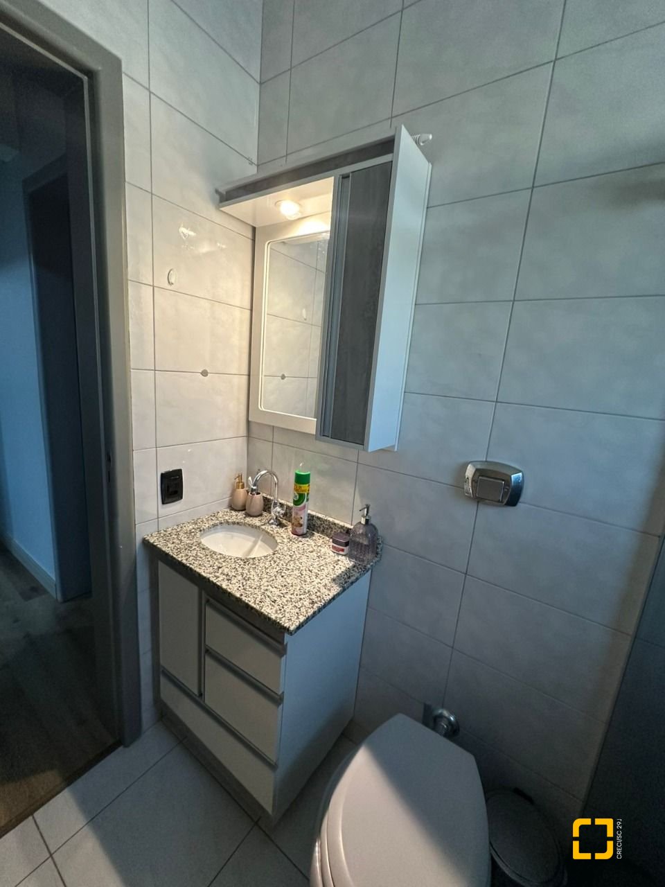 Cobertura com 183m², 4 quartos (sendo 1 suíte), 10 garagens, no bairro Capoeiras em Florianópolis