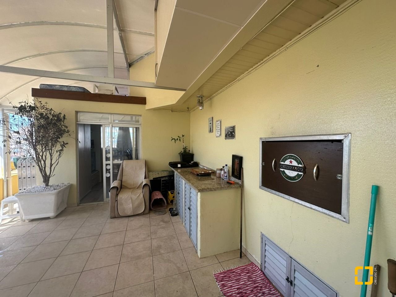 Cobertura com 183m², 4 quartos (sendo 1 suíte), 10 garagens, no bairro Capoeiras em Florianópolis