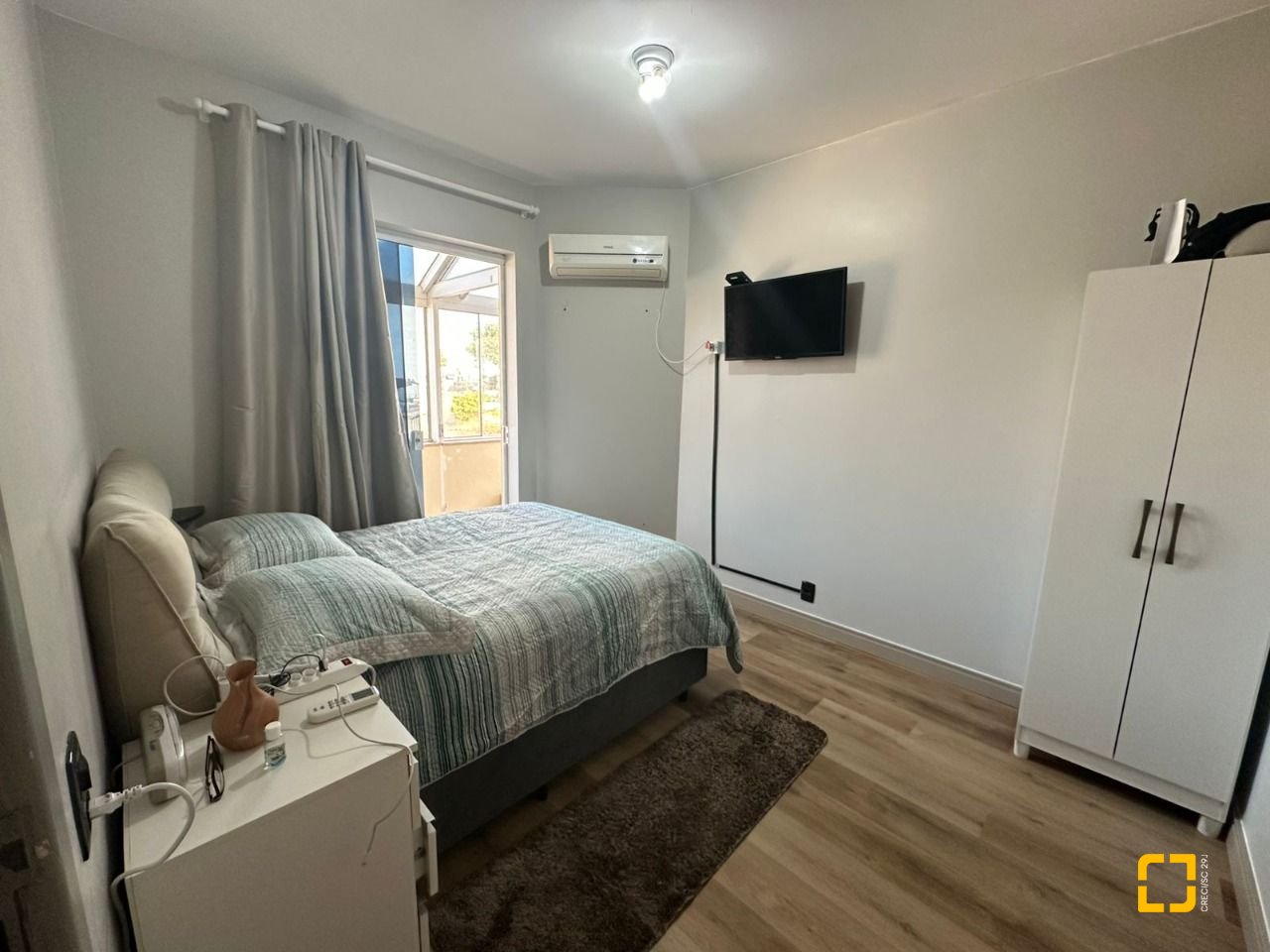 Cobertura com 183m², 4 quartos (sendo 1 suíte), 10 garagens, no bairro Capoeiras em Florianópolis