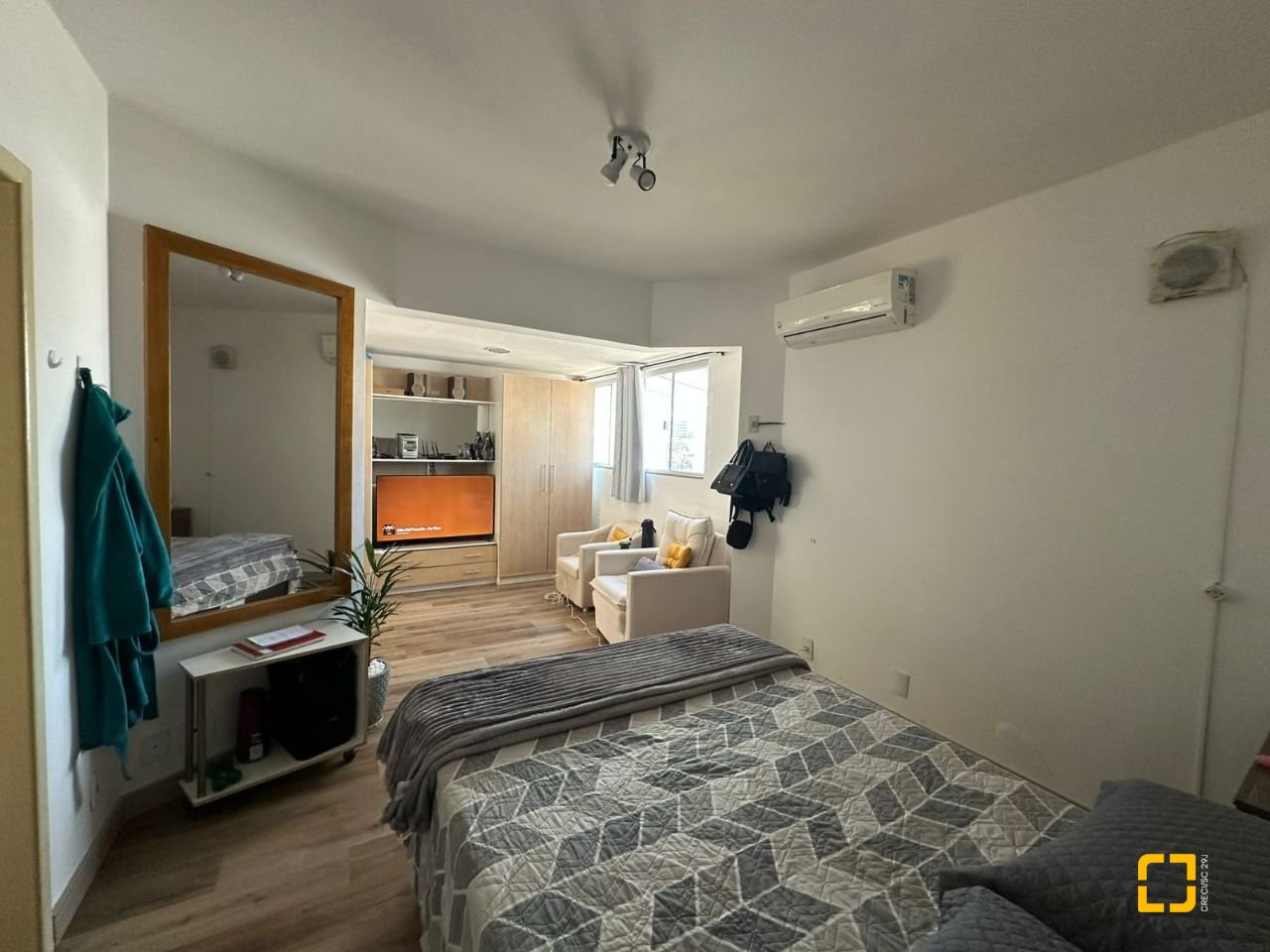Cobertura com 183m², 4 quartos (sendo 1 suíte), 10 garagens, no bairro Capoeiras em Florianópolis