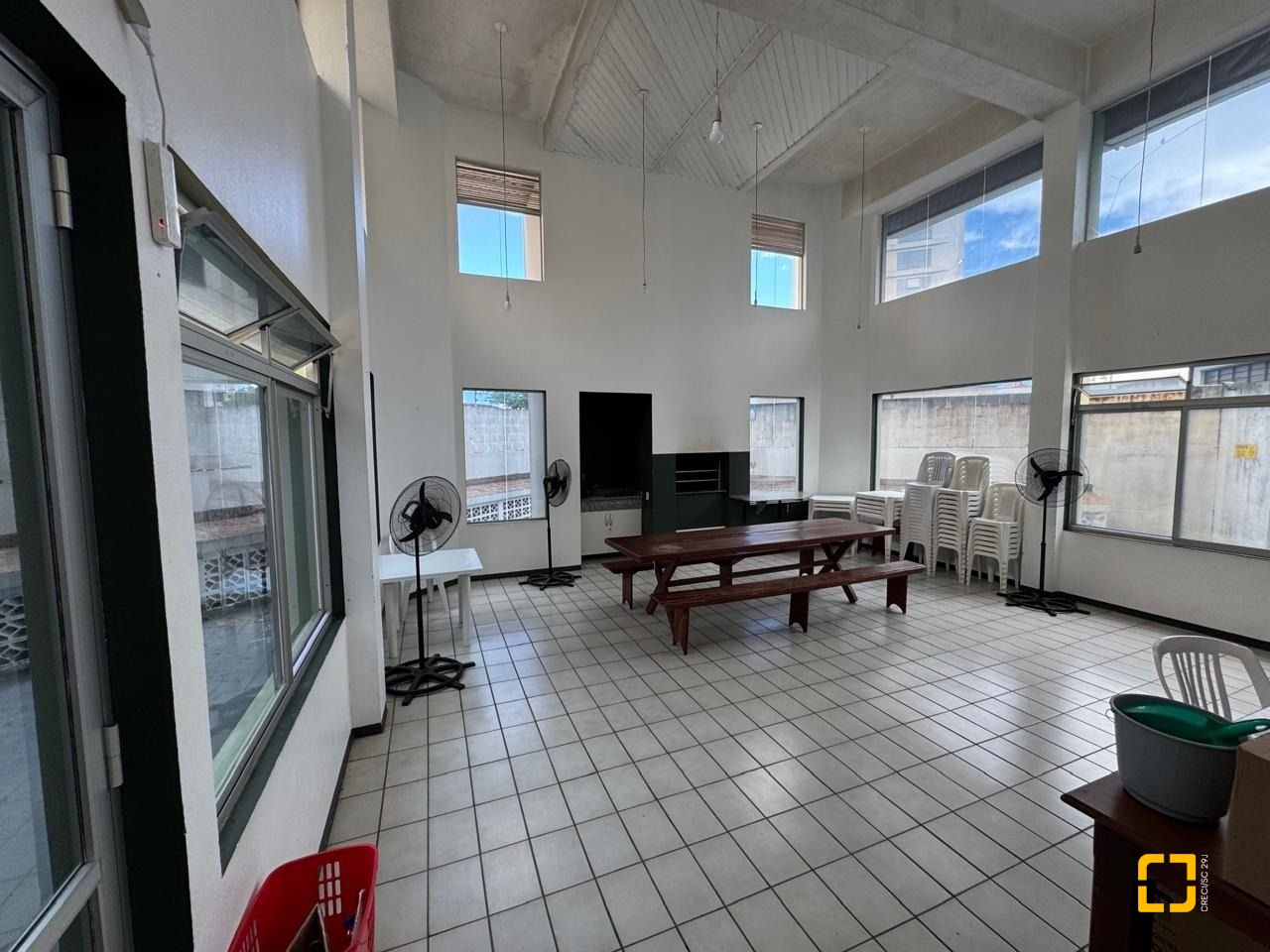 Cobertura com 183m², 4 quartos (sendo 1 suíte), 10 garagens, no bairro Capoeiras em Florianópolis