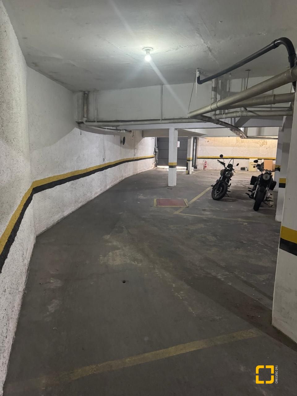 Cobertura com 183m², 4 quartos (sendo 1 suíte), 10 garagens, no bairro Capoeiras em Florianópolis
