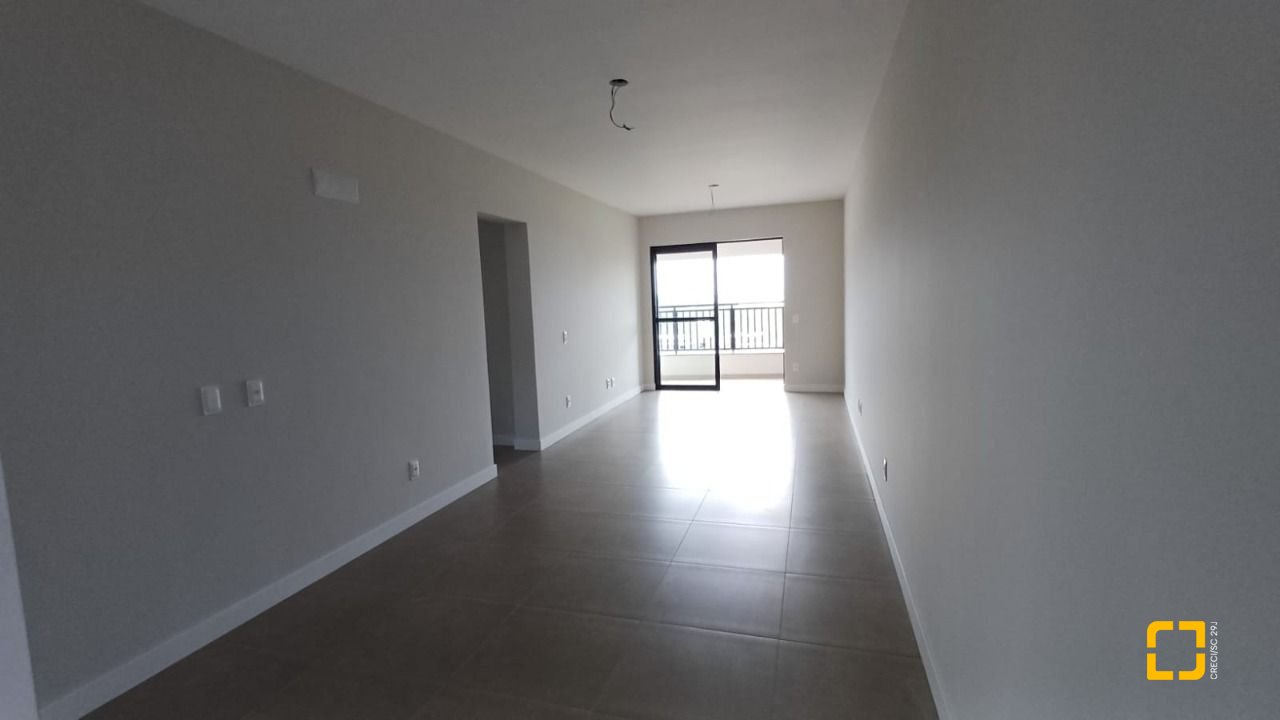 Apartamento com 94m², 3 quartos (sendo 1 suíte), 2 garagens, no bairro Monte Verde em Florianópolis