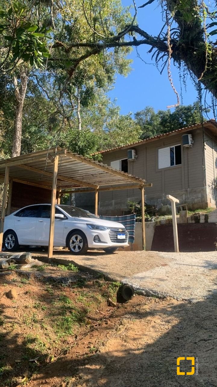 Sítio com 300m², 3 quartos, 1 garagem, no bairro Canasvieiras em Florianópolis