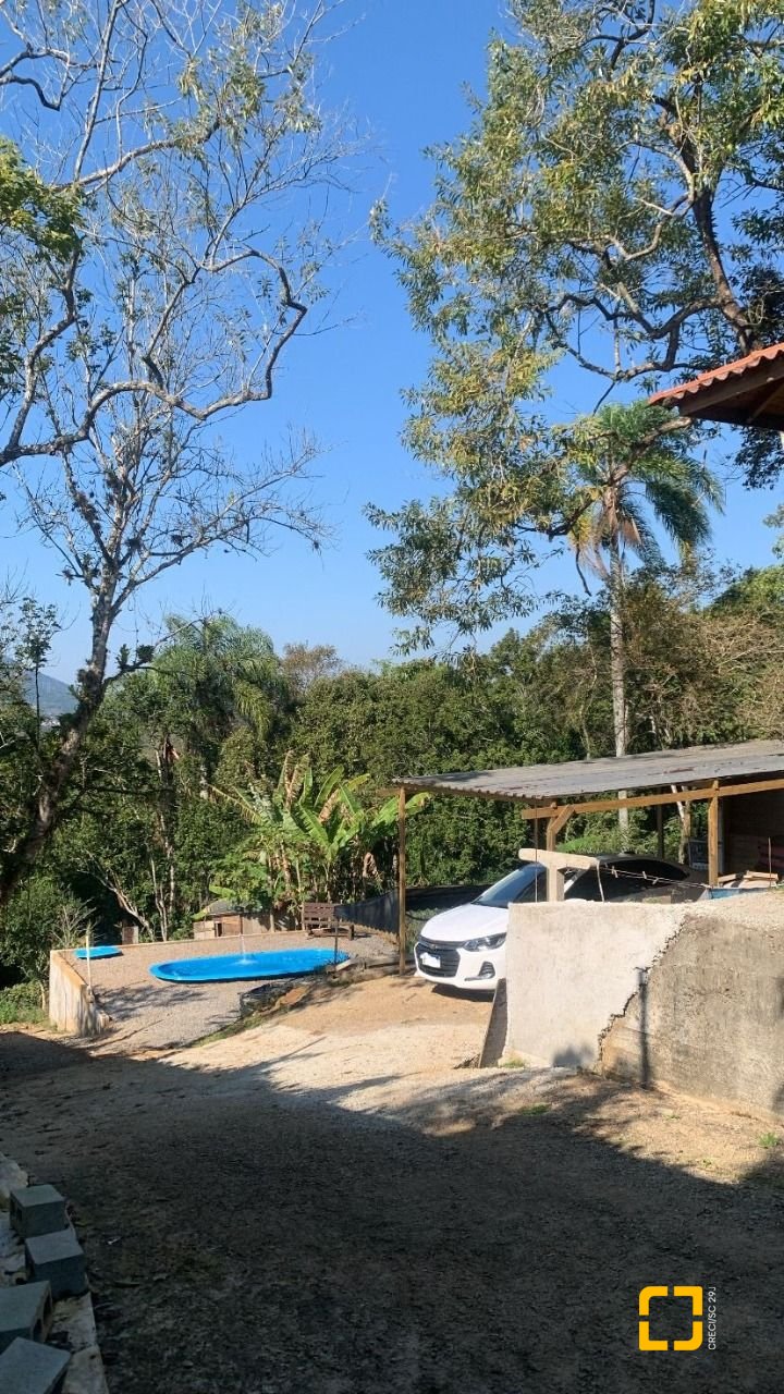 Sítio com 300m², 3 quartos, 1 garagem, no bairro Canasvieiras em Florianópolis