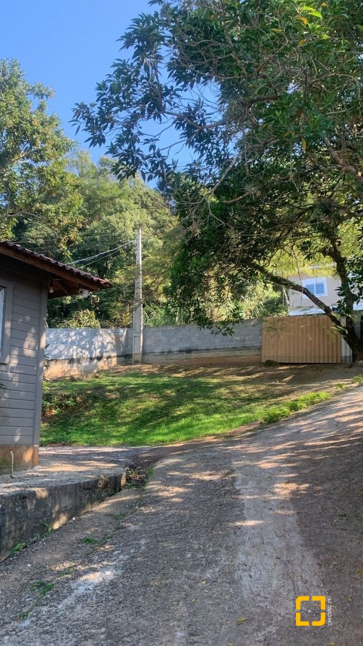 Sítio com 300m², 3 quartos, 1 garagem, no bairro Canasvieiras em Florianópolis