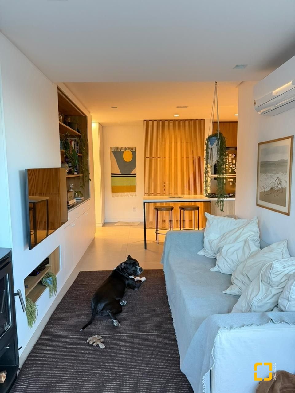 Apartamento com 95m², 2 quartos (sendo 1 suíte), 2 garagens, no bairro Pantanal em Florianópolis