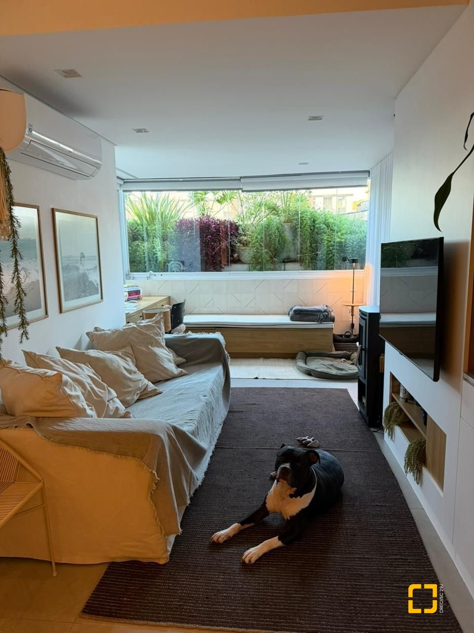 Apartamento com 95m², 2 quartos (sendo 1 suíte), 2 garagens, no bairro Pantanal em Florianópolis