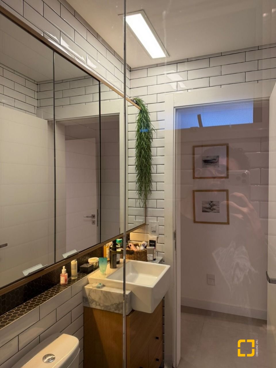 Apartamento com 95m², 2 quartos (sendo 1 suíte), 2 garagens, no bairro Pantanal em Florianópolis