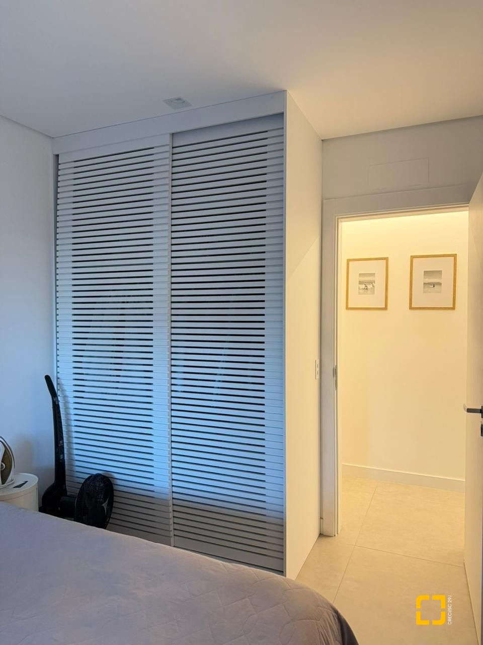 Apartamento com 95m², 2 quartos (sendo 1 suíte), 2 garagens, no bairro Pantanal em Florianópolis