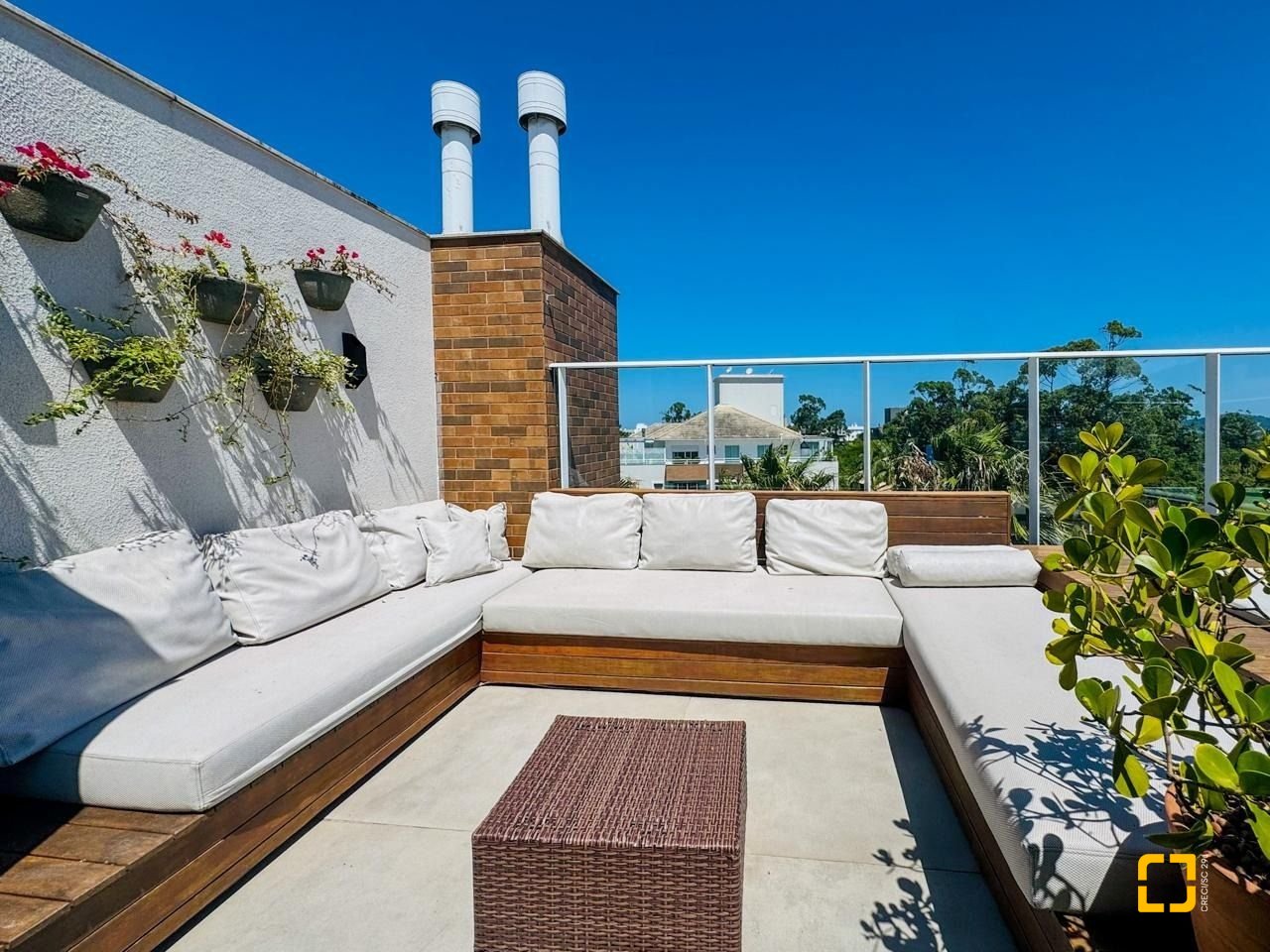 Cobertura com 175m², 3 quartos (sendo 1 suíte), 2 garagens, no bairro Campeche Norte em Florianópolis