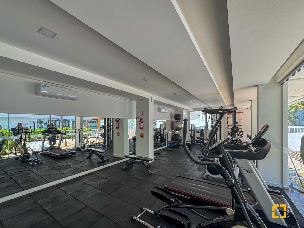 Cobertura com 175m², 3 quartos (sendo 1 suíte), 2 garagens, no bairro Campeche Norte em Florianópolis