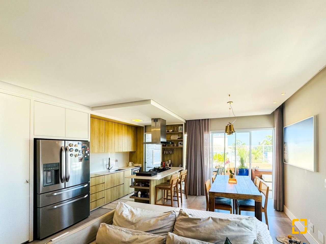 Cobertura com 175m², 3 quartos (sendo 1 suíte), 2 garagens, no bairro Campeche Norte em Florianópolis