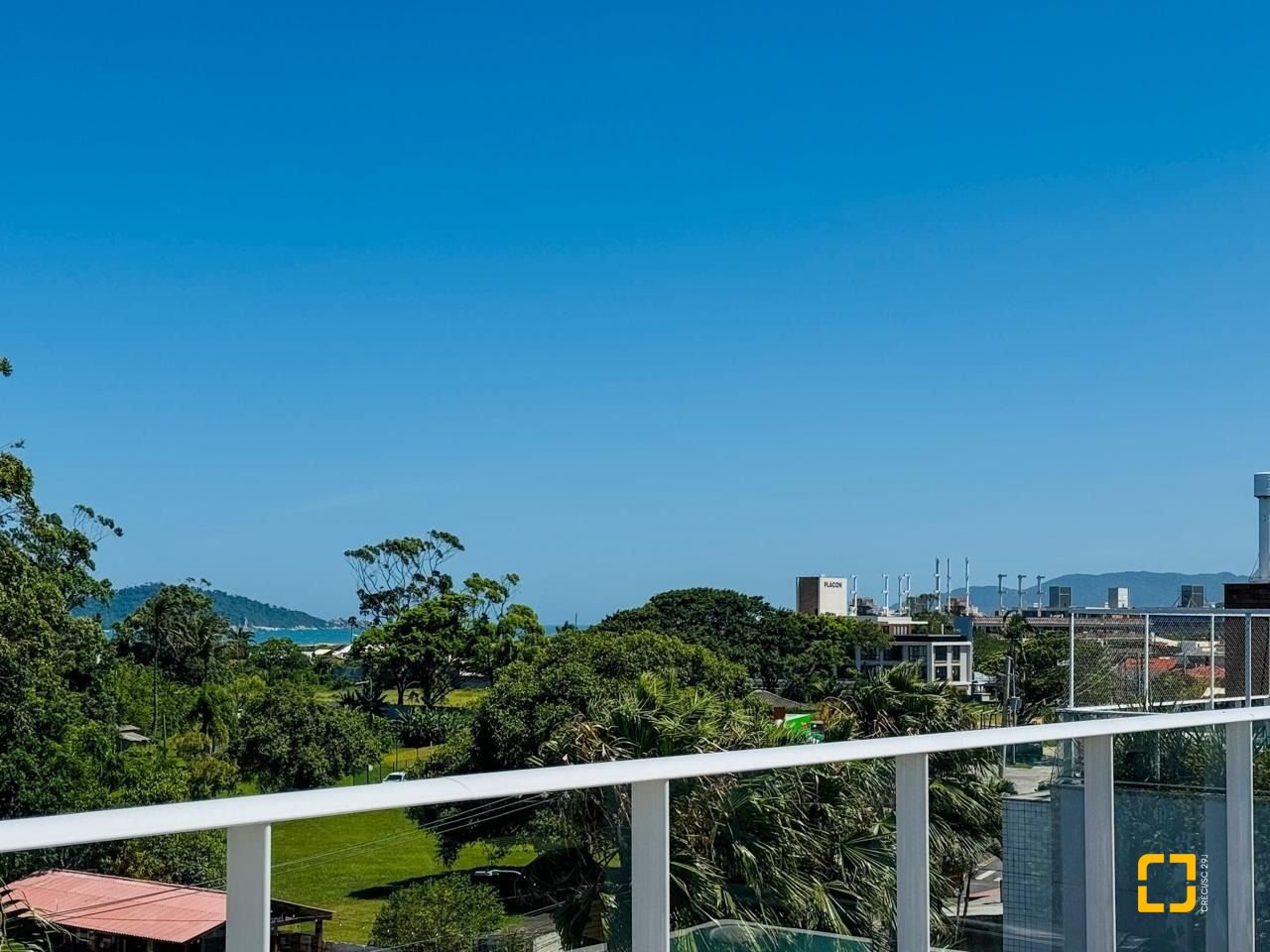 Cobertura com 175m², 3 quartos (sendo 1 suíte), 2 garagens, no bairro Campeche Norte em Florianópolis