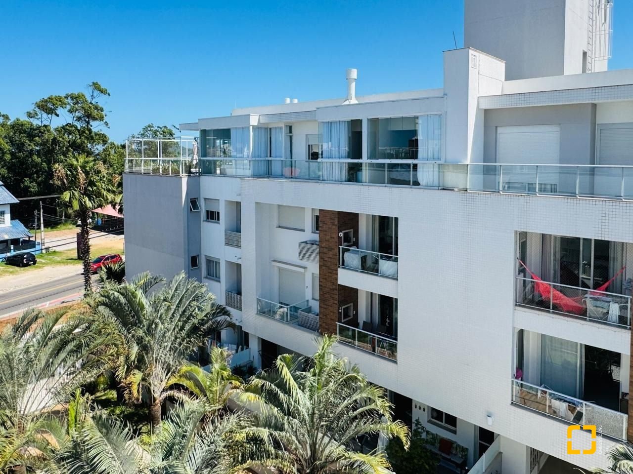 Cobertura com 175m², 3 quartos (sendo 1 suíte), 2 garagens, no bairro Campeche Norte em Florianópolis