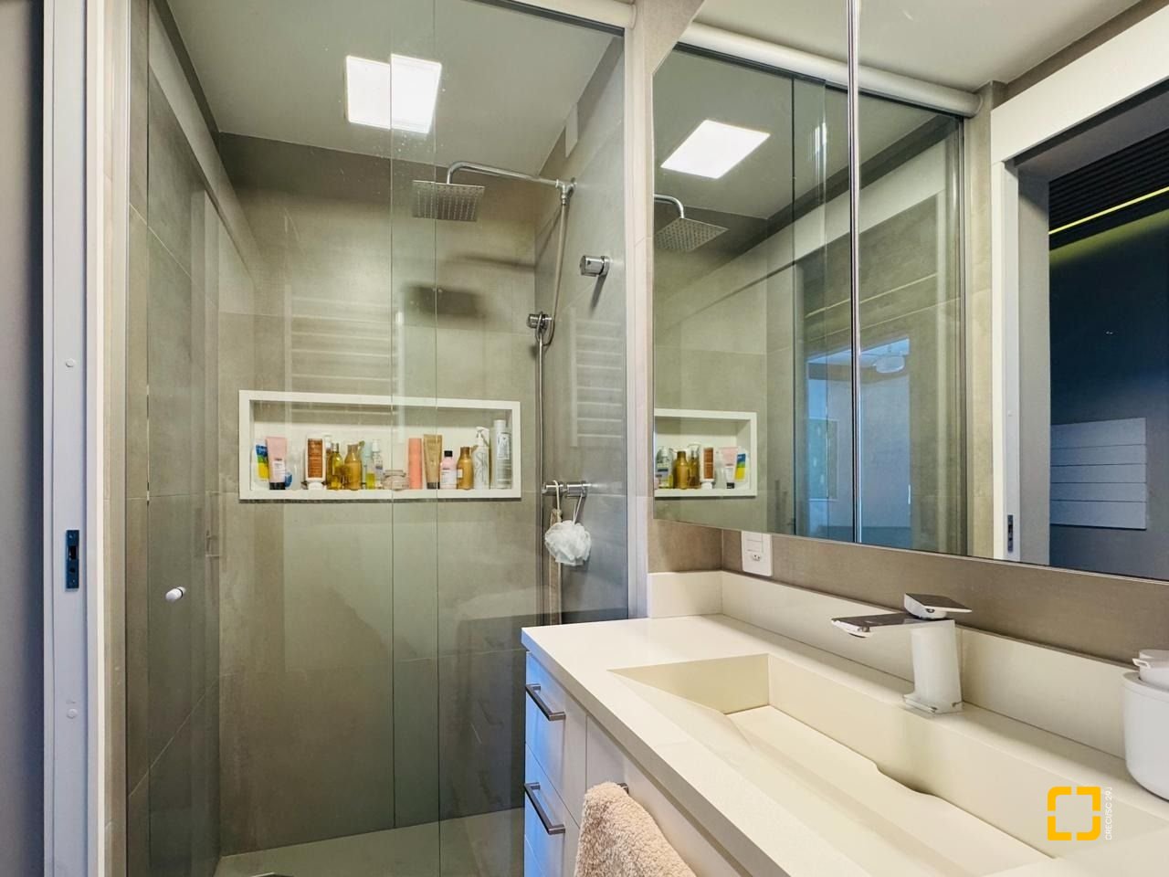 Cobertura com 175m², 3 quartos (sendo 1 suíte), 2 garagens, no bairro Campeche Norte em Florianópolis