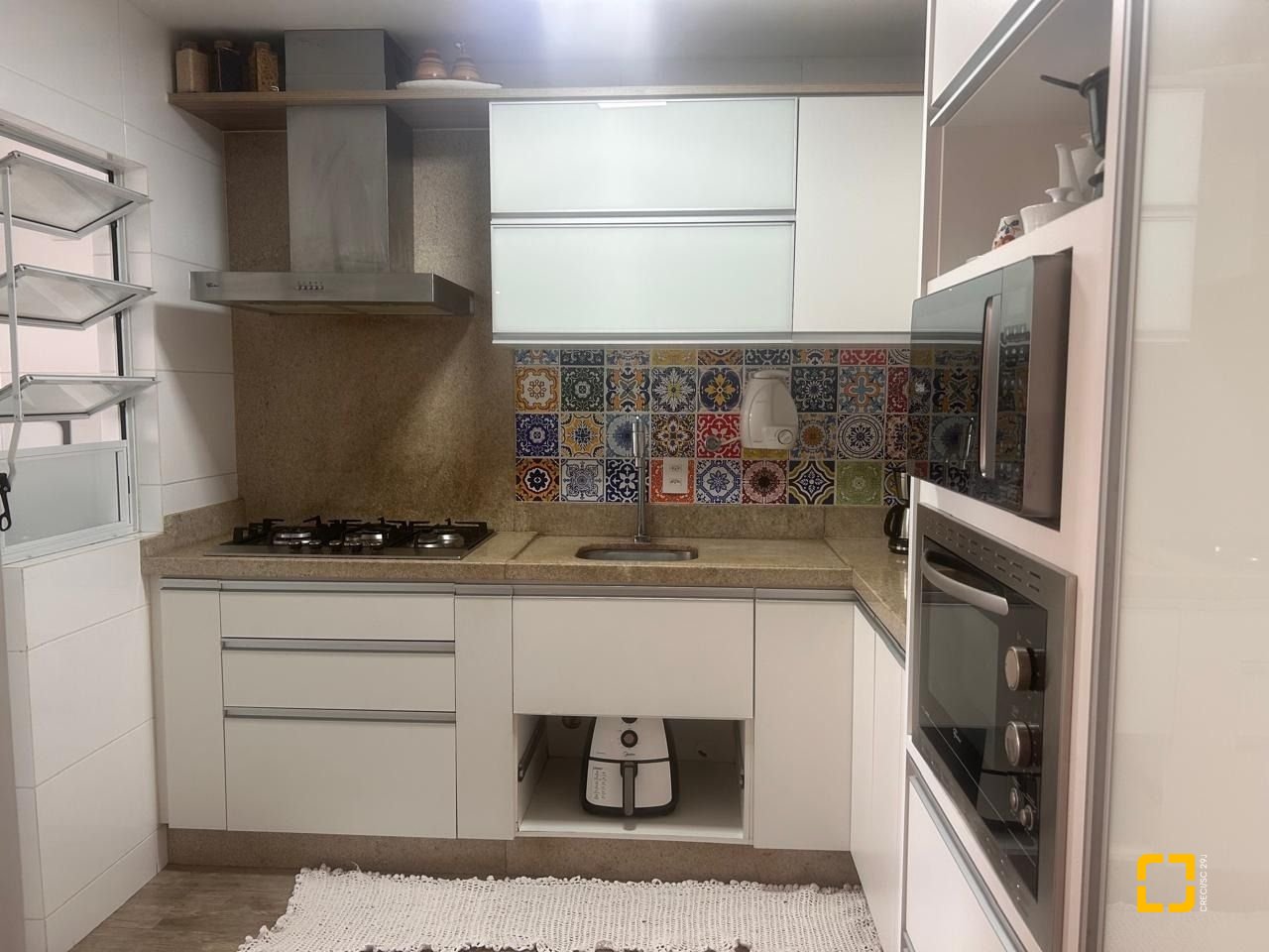 Apartamento com 85m², 3 quartos (sendo 1 suíte), 1 garagem, no bairro Kobrasol em São José