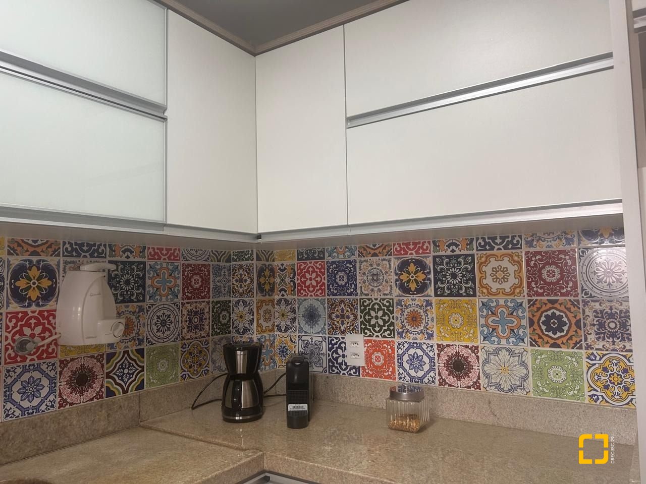 Apartamento com 85m², 3 quartos (sendo 1 suíte), 1 garagem, no bairro Kobrasol em São José