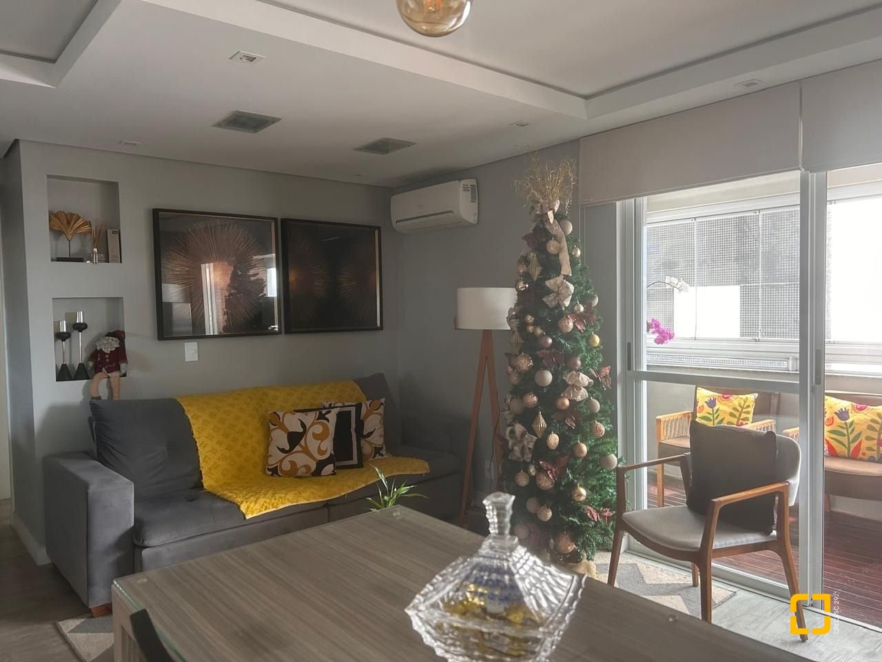 Apartamento com 85m², 3 quartos (sendo 1 suíte), 1 garagem, no bairro Kobrasol em São José