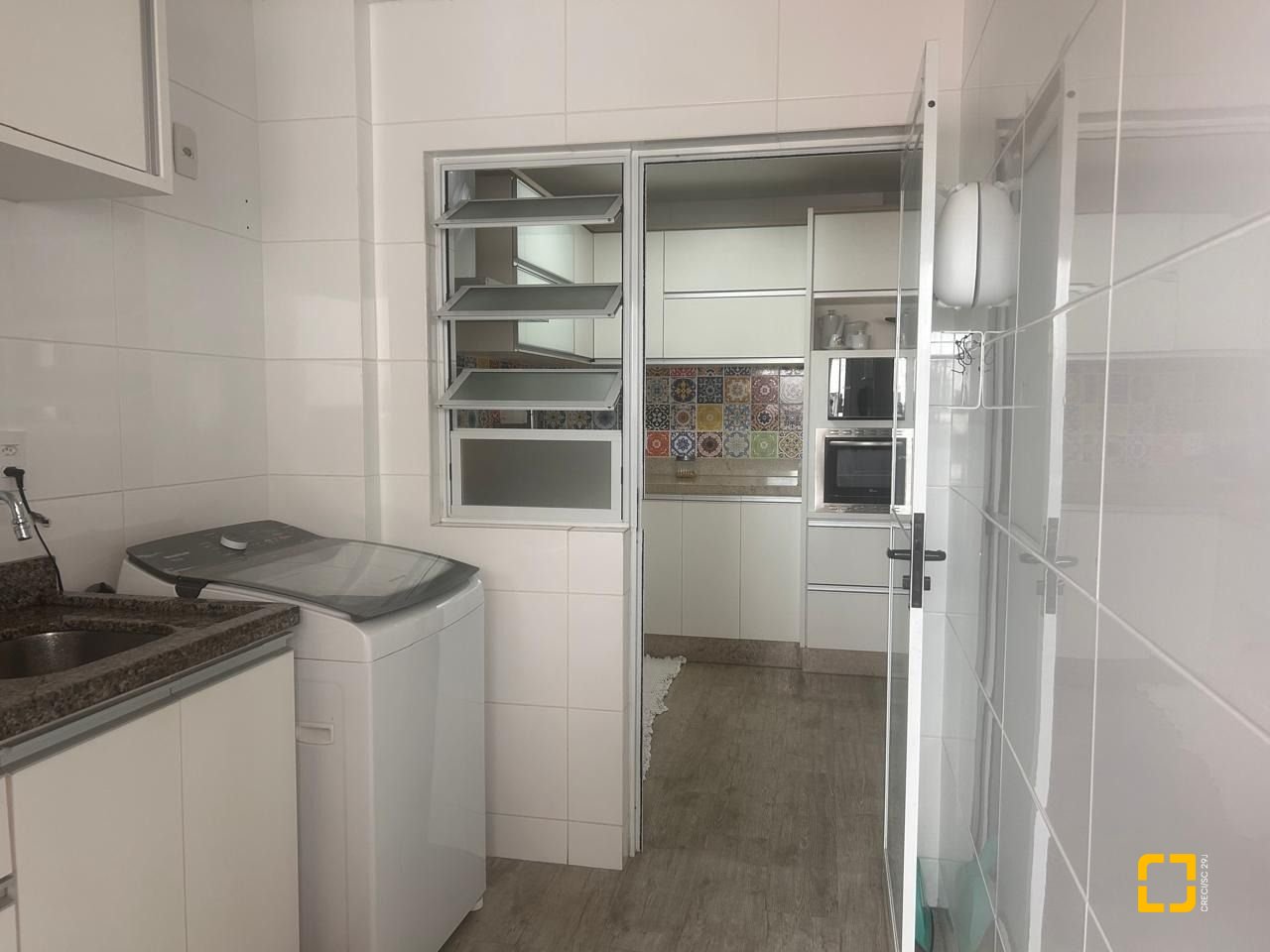 Apartamento com 85m², 3 quartos (sendo 1 suíte), 1 garagem, no bairro Kobrasol em São José