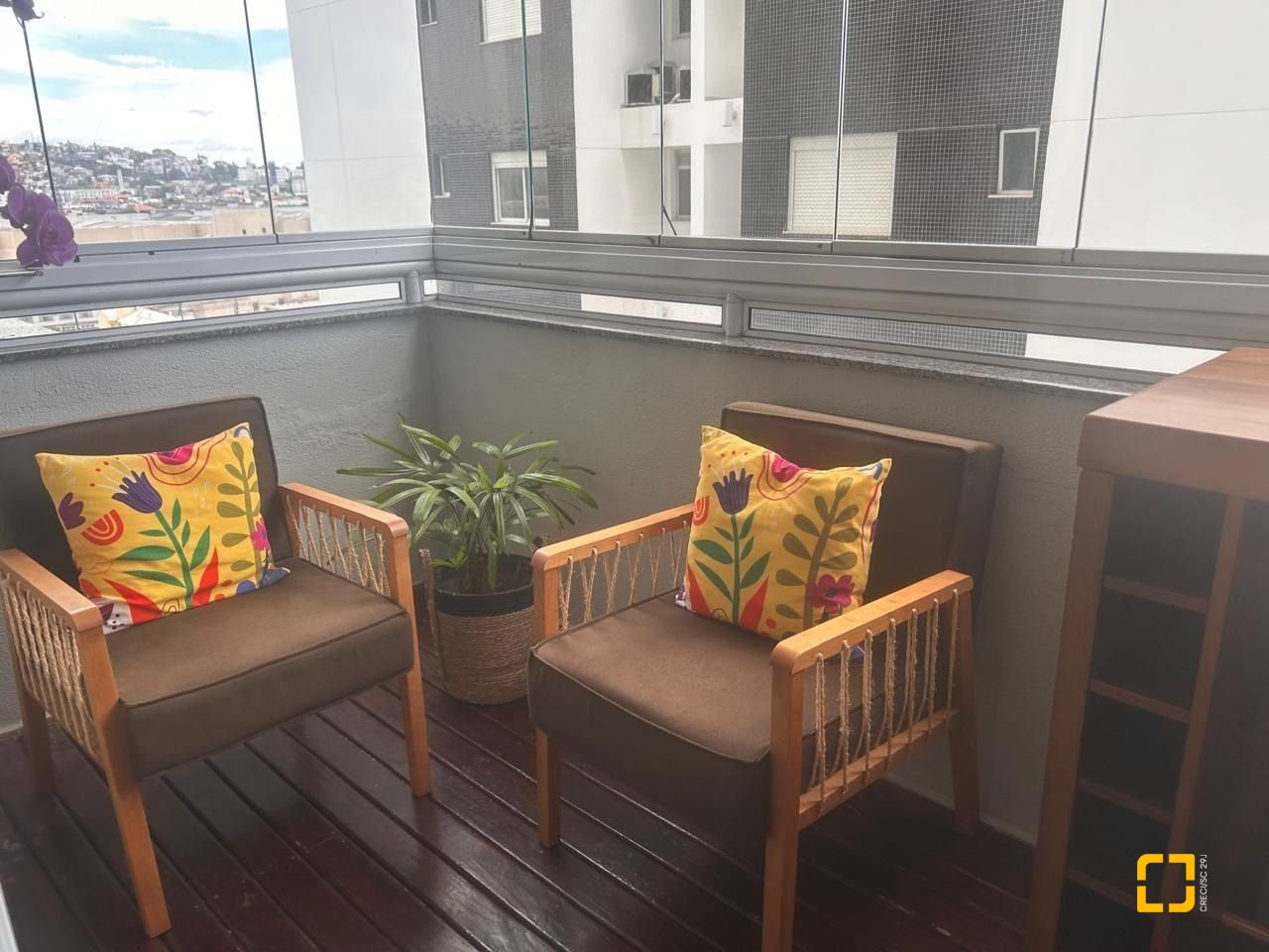 Apartamento com 85m², 3 quartos (sendo 1 suíte), 1 garagem, no bairro Kobrasol em São José