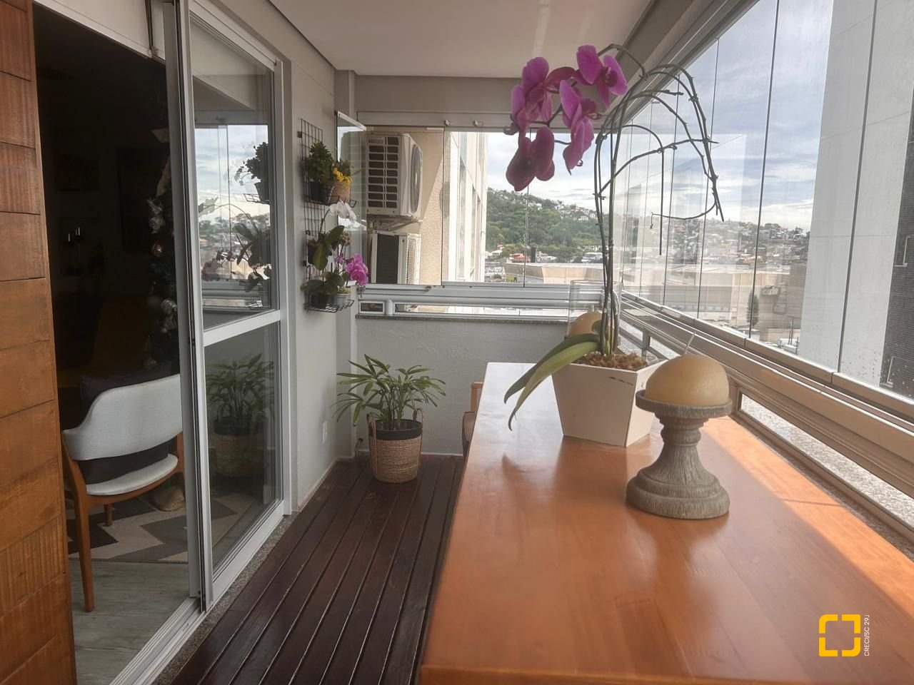 Apartamento com 85m², 3 quartos (sendo 1 suíte), 1 garagem, no bairro Kobrasol em São José