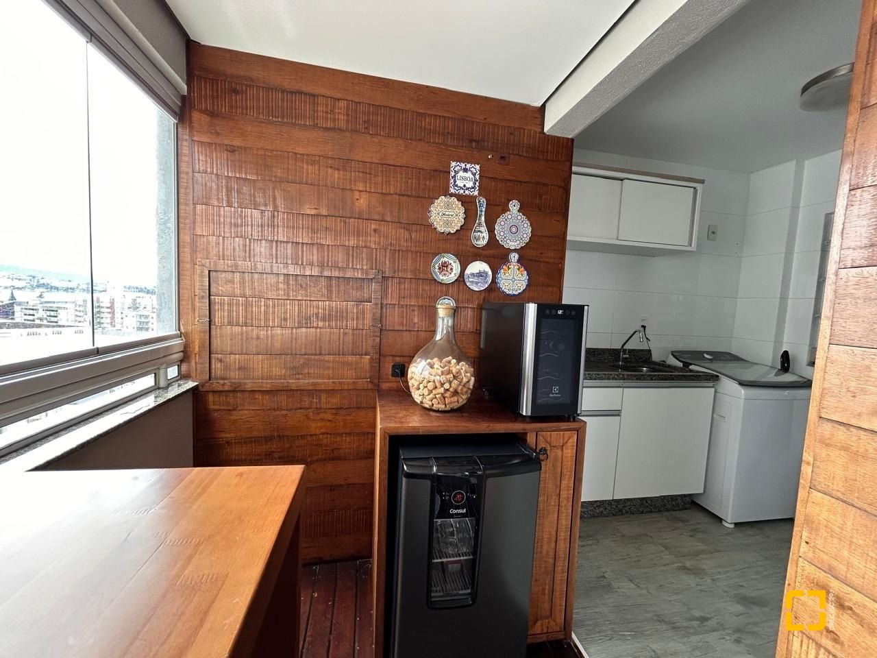 Apartamento com 85m², 3 quartos (sendo 1 suíte), 1 garagem, no bairro Kobrasol em São José