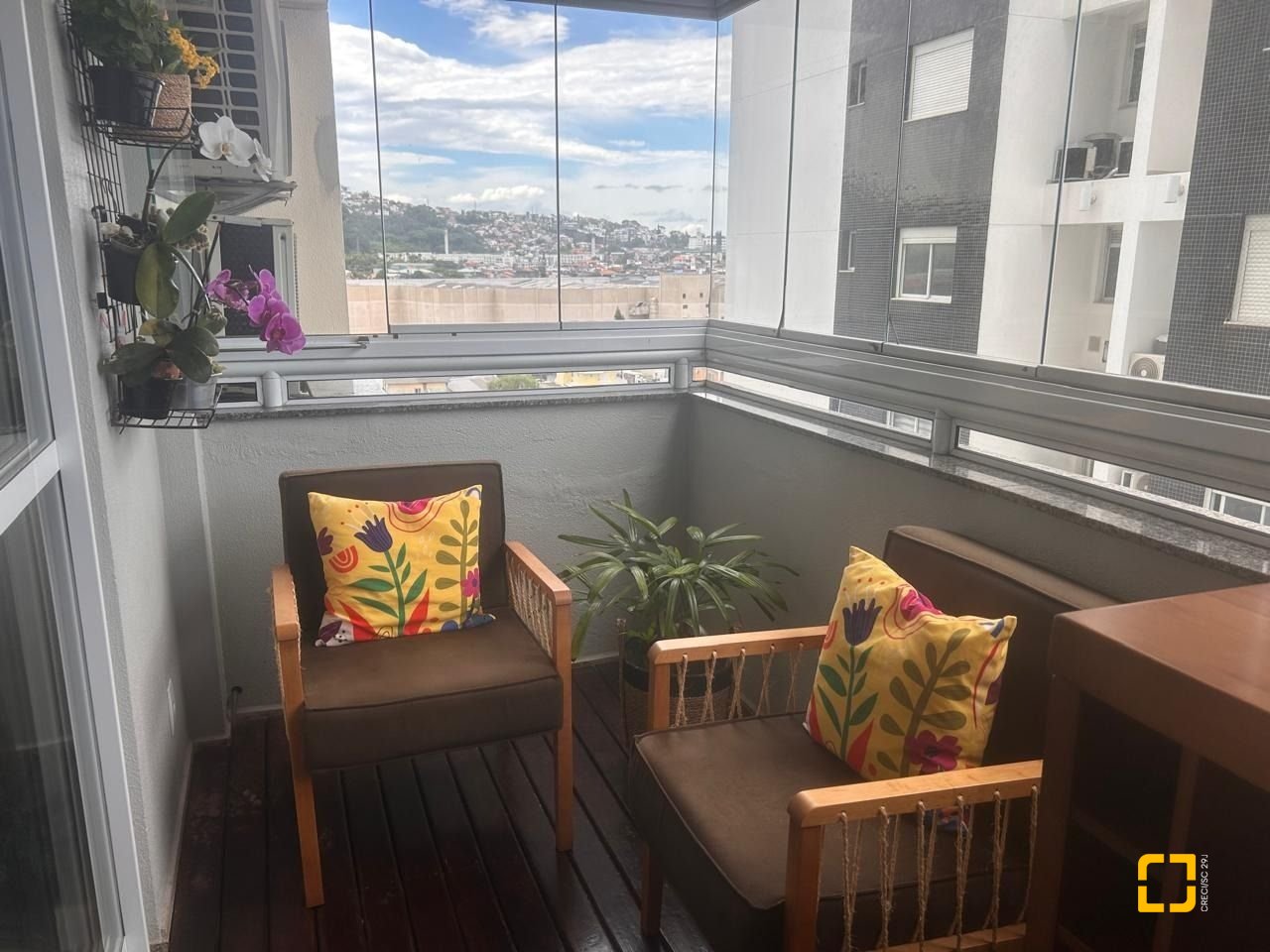 Apartamento com 85m², 3 quartos (sendo 1 suíte), 1 garagem, no bairro Kobrasol em São José