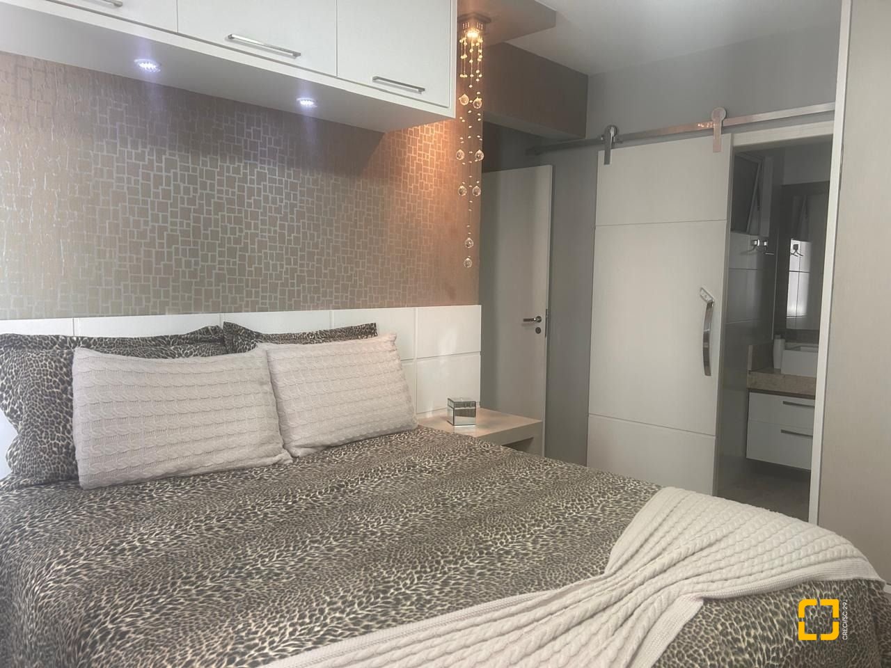 Apartamento com 85m², 3 quartos (sendo 1 suíte), 1 garagem, no bairro Kobrasol em São José