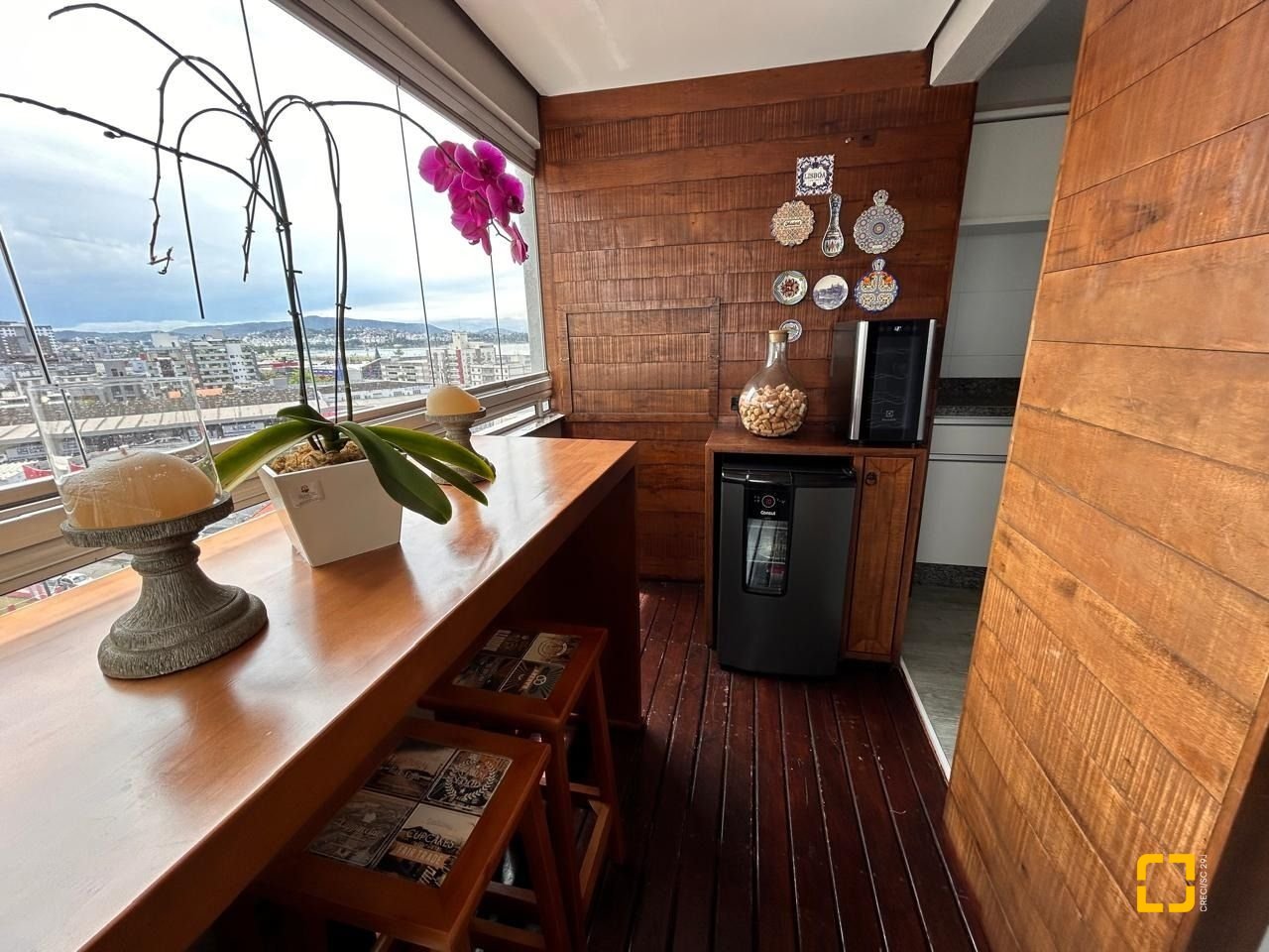 Apartamento com 85m², 3 quartos (sendo 1 suíte), 1 garagem, no bairro Kobrasol em São José