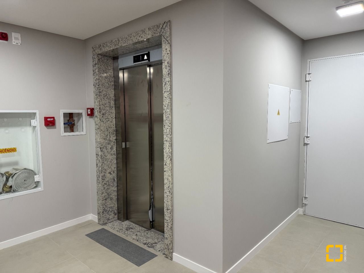 Studio com 40m², 1 quarto, 1 garagem, no bairro Centro em Florianópolis