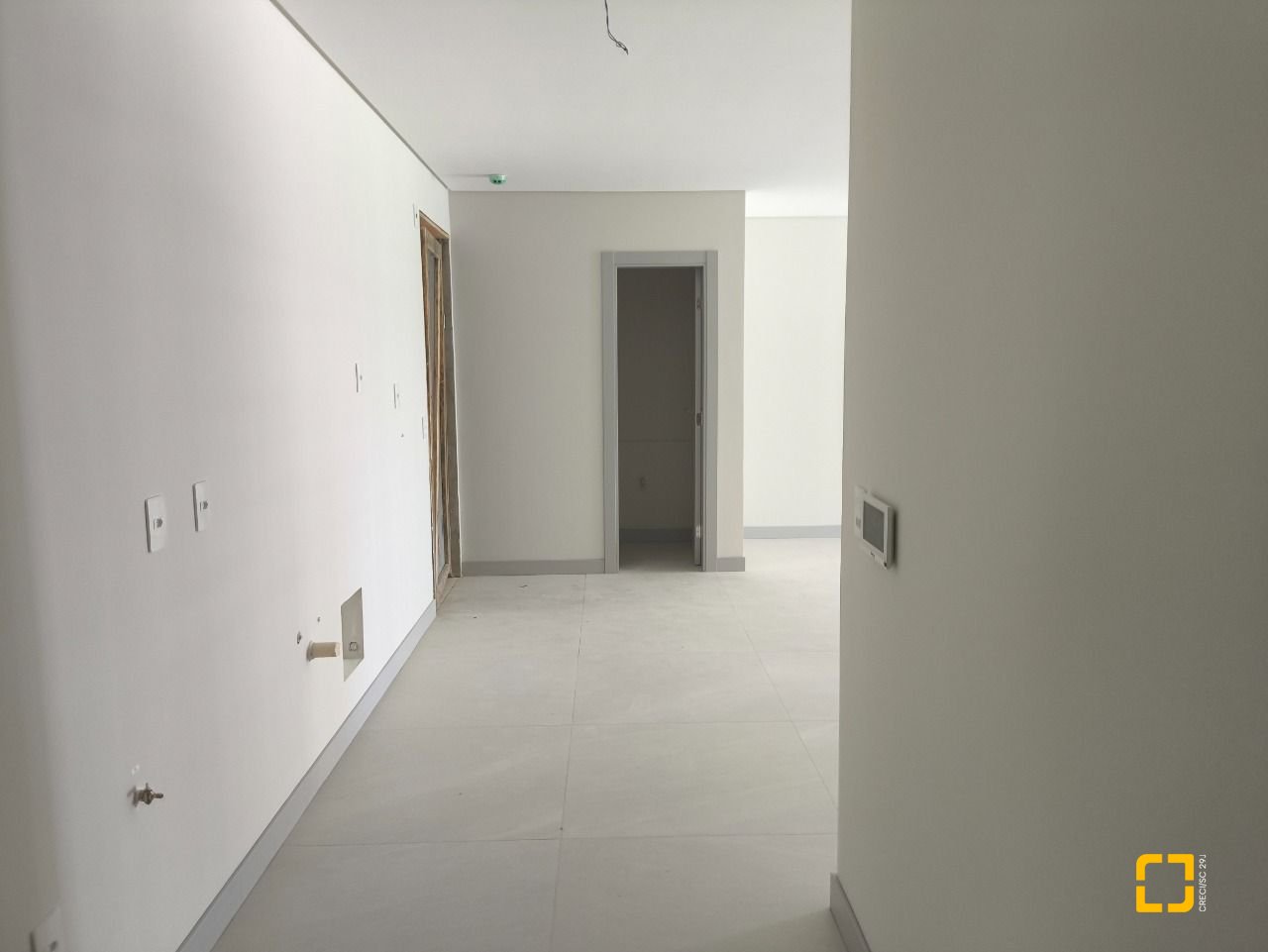 Apartamento com 122m², 6 quartos (sendo 3 suítes), 2 garagens, no bairro Centro em Florianópolis
