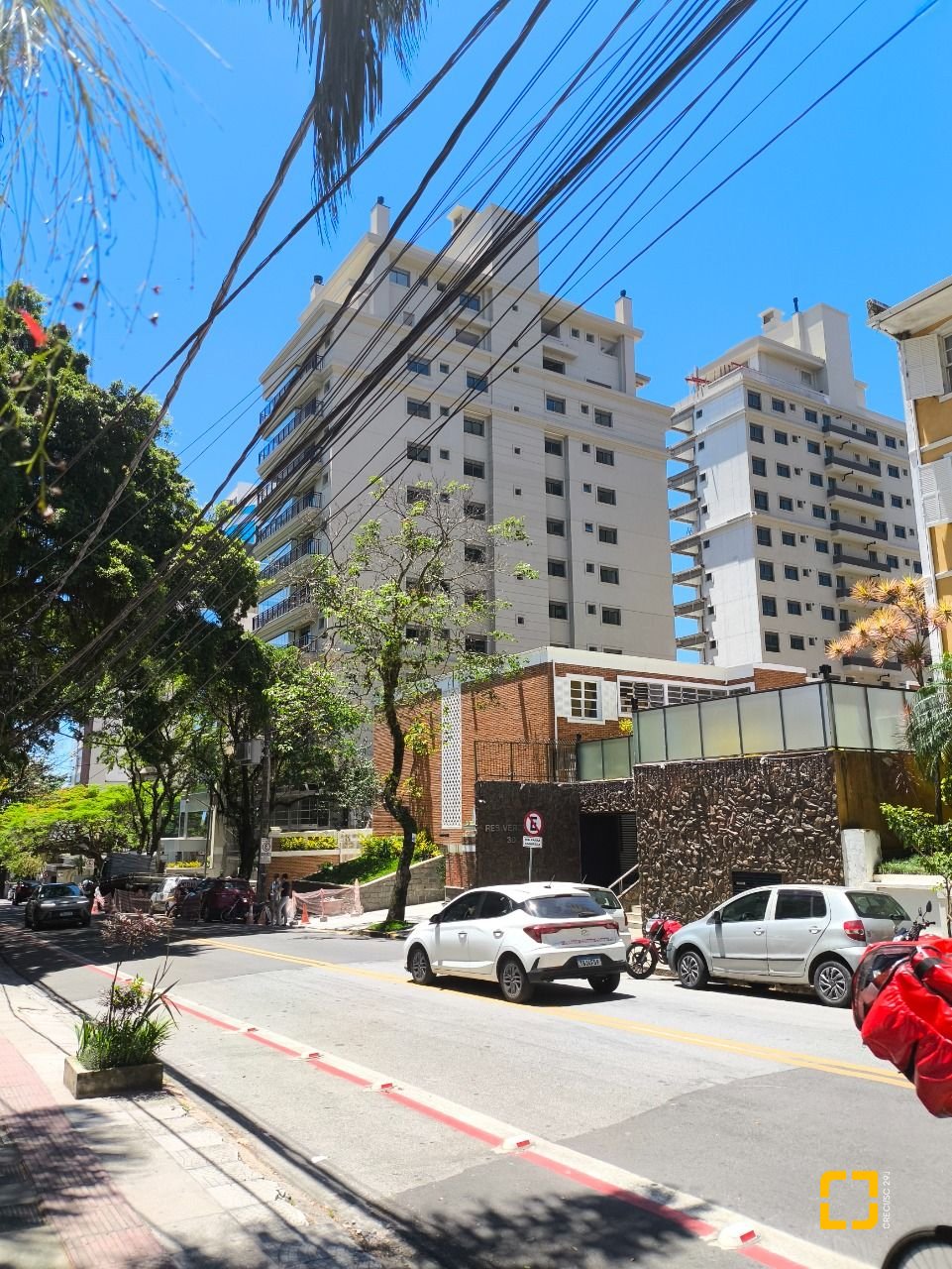 Apartamento com 122m², 6 quartos (sendo 3 suítes), 2 garagens, no bairro Centro em Florianópolis
