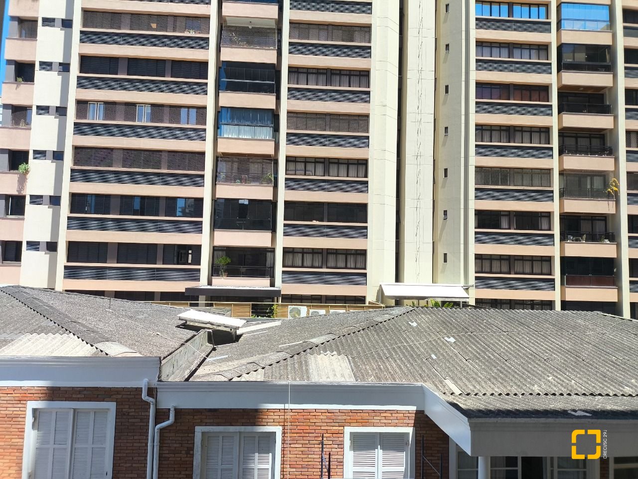 Apartamento com 122m², 6 quartos (sendo 3 suítes), 2 garagens, no bairro Centro em Florianópolis