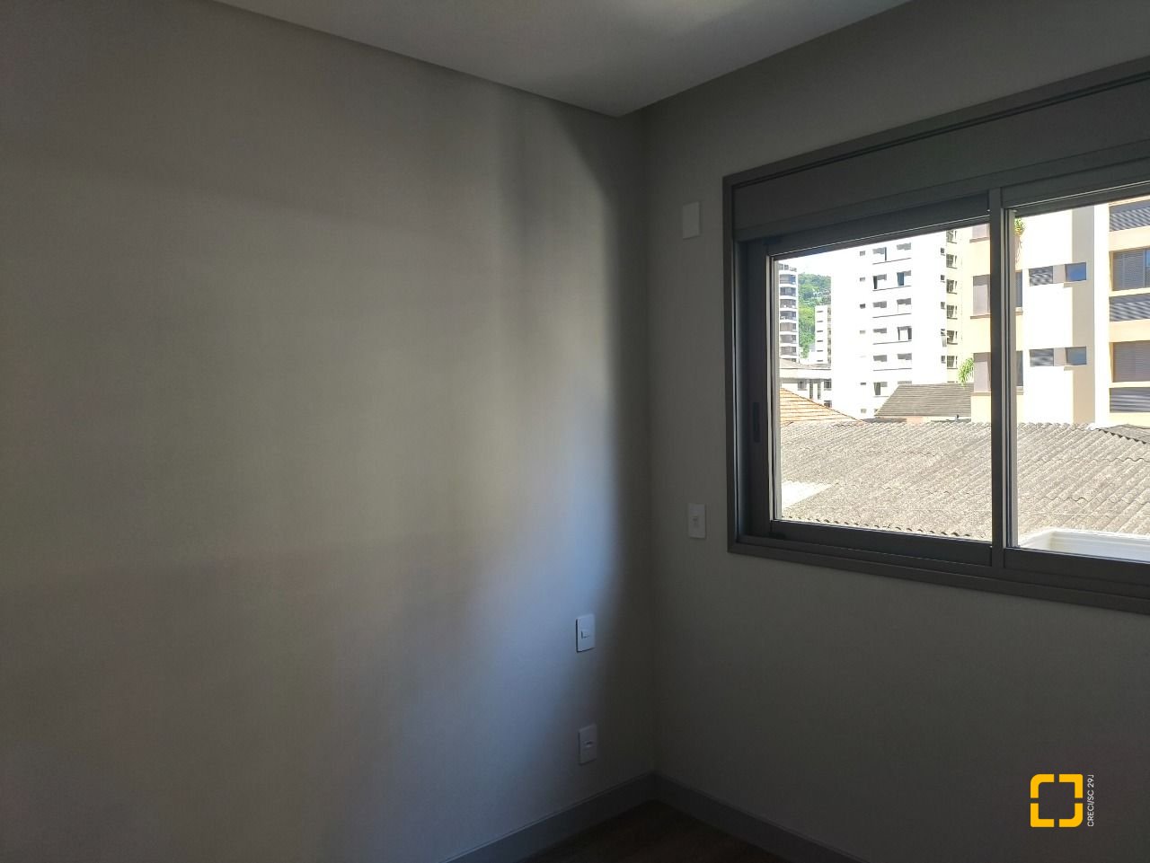 Apartamento com 122m², 6 quartos (sendo 3 suítes), 2 garagens, no bairro Centro em Florianópolis