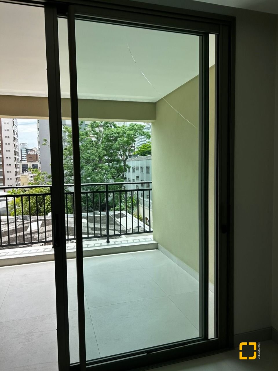 Apartamento com 122m², 6 quartos (sendo 3 suítes), 2 garagens, no bairro Centro em Florianópolis
