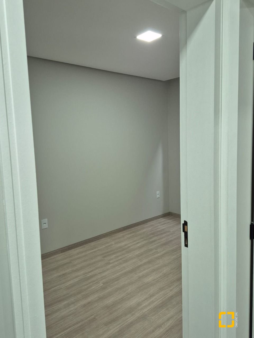 Casa com 113m², 3 quartos (sendo 1 suíte), 2 garagens, no bairro Forquilhas em São José