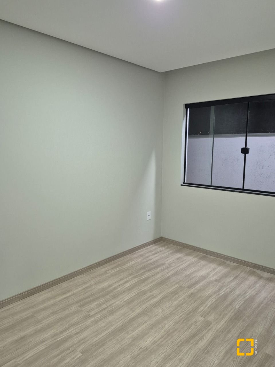 Casa com 113m², 3 quartos (sendo 1 suíte), 2 garagens, no bairro Forquilhas em São José
