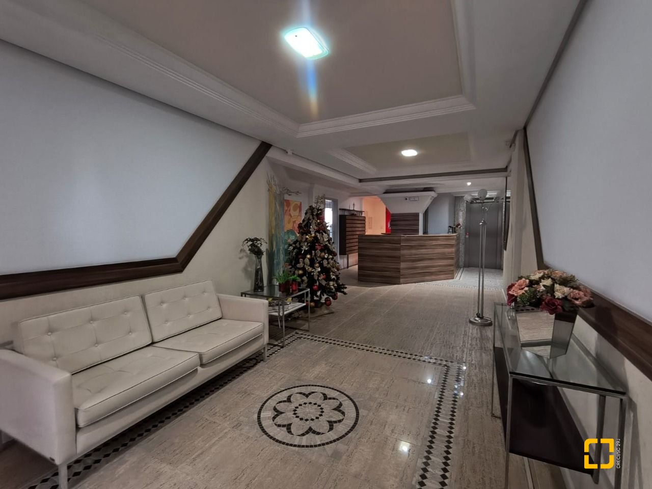Cobertura com 459m², 4 quartos (sendo 2 suítes), 3 garagens, no bairro Campinas em São José
