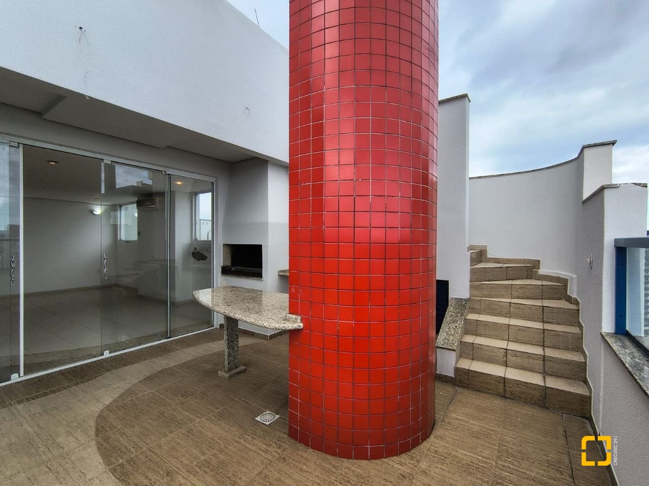 Cobertura com 459m², 4 quartos (sendo 2 suítes), 3 garagens, no bairro Campinas em São José