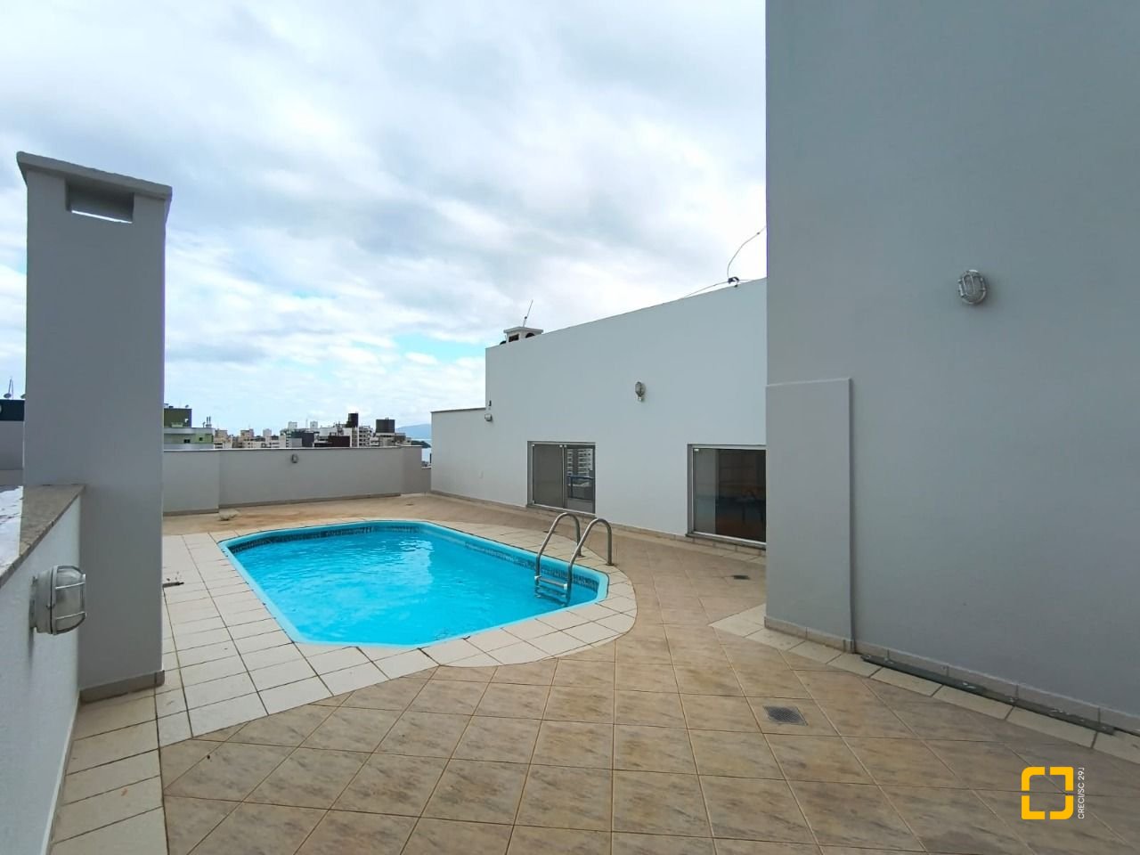 Cobertura com 459m², 4 quartos (sendo 2 suítes), 3 garagens, no bairro Campinas em São José