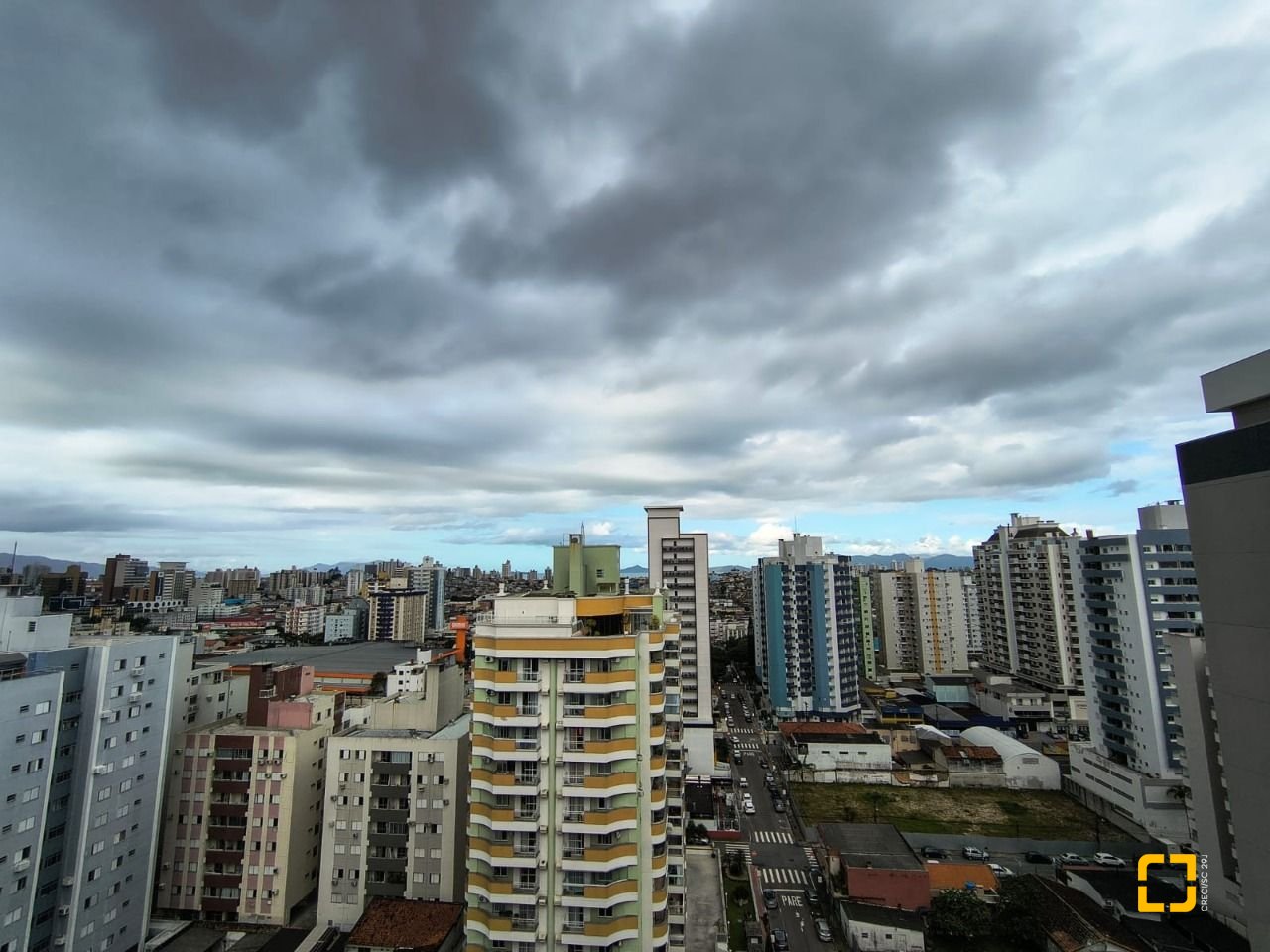 Cobertura com 459m², 4 quartos (sendo 2 suítes), 3 garagens, no bairro Campinas em São José