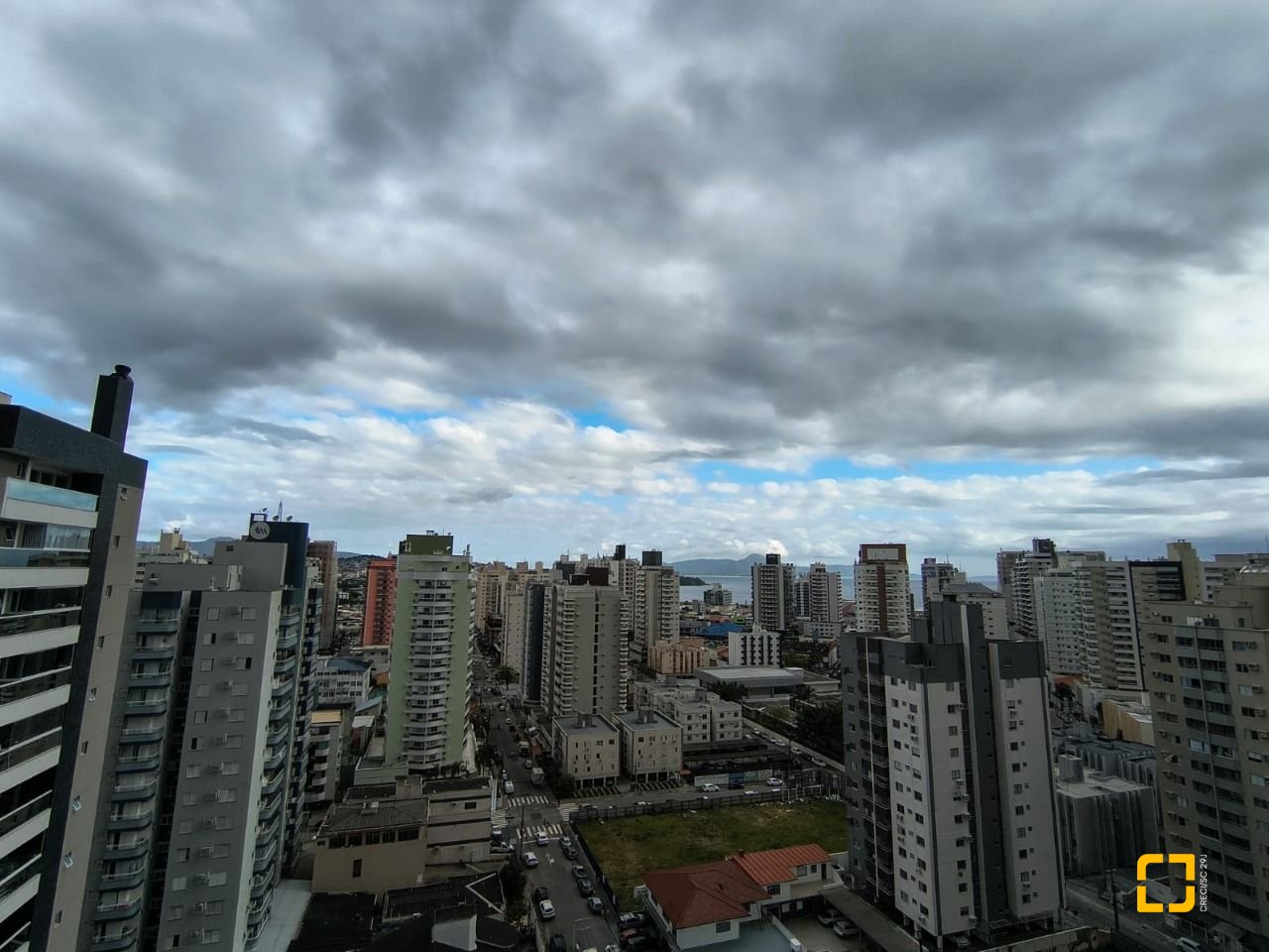 Cobertura com 459m², 4 quartos (sendo 2 suítes), 3 garagens, no bairro Campinas em São José