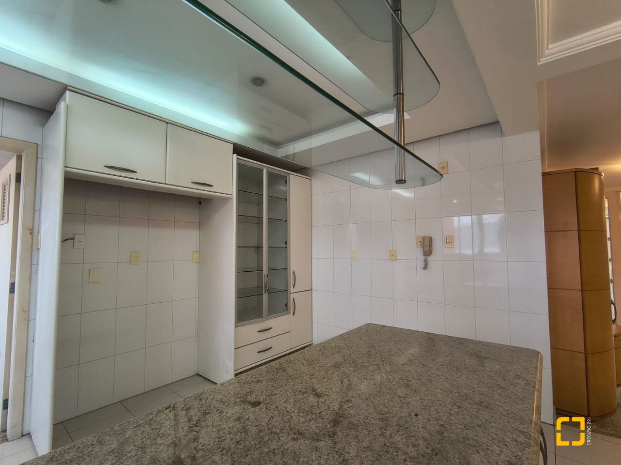 Cobertura com 459m², 4 quartos (sendo 2 suítes), 3 garagens, no bairro Campinas em São José