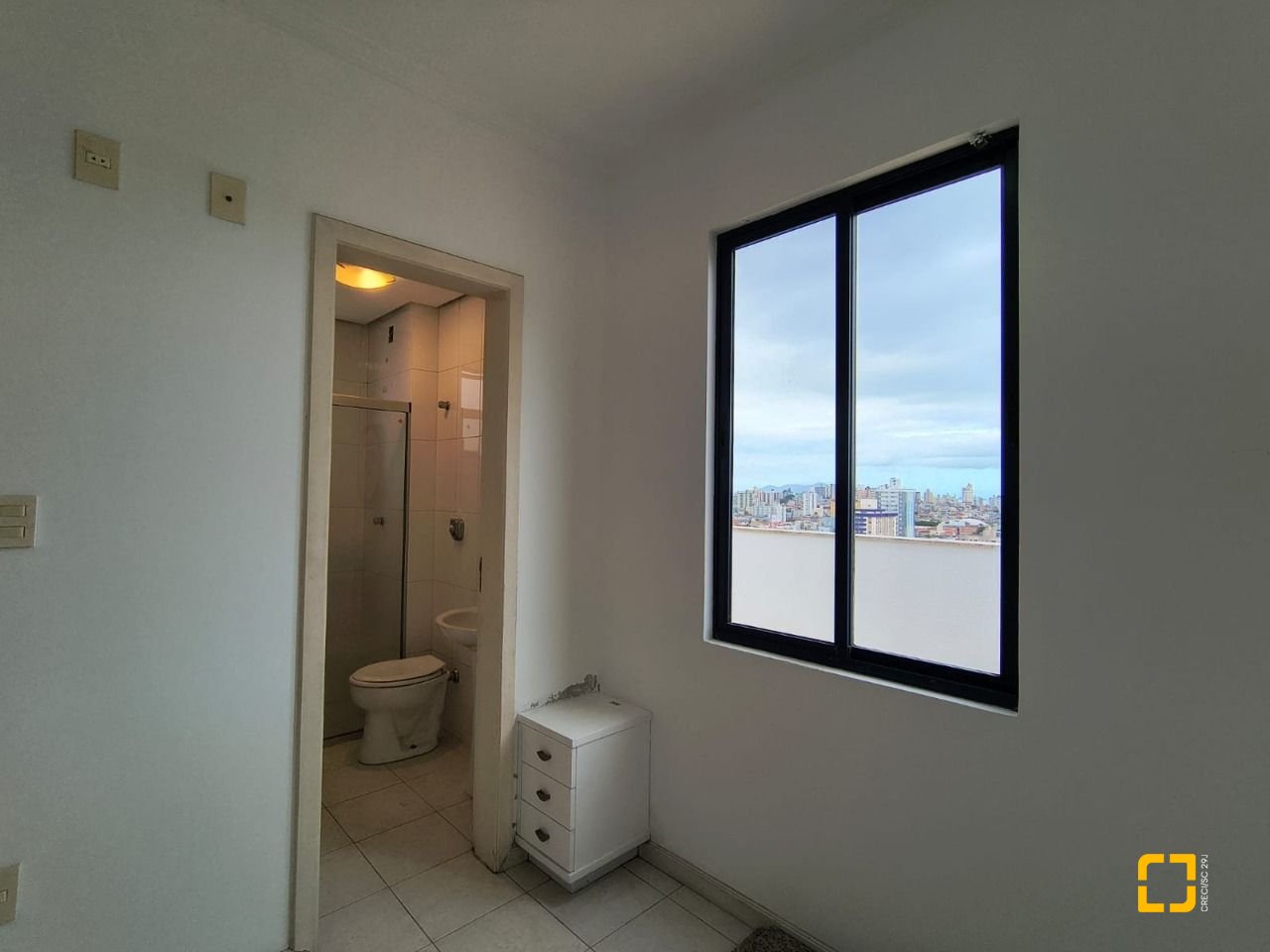 Cobertura com 459m², 4 quartos (sendo 2 suítes), 3 garagens, no bairro Campinas em São José